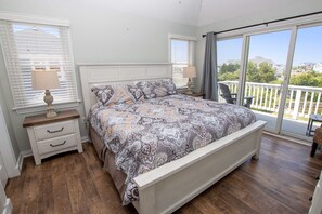 5 bedrooms, iron/ironing board, free WiFi, bed sheets