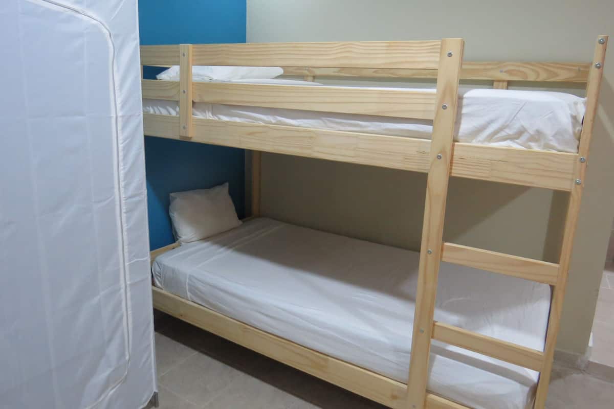 2 slaapkamers, een strijkplank/strijkijzer, gratis wifi, beddengoed