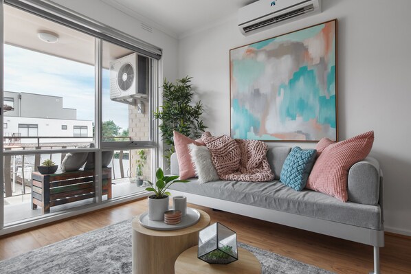 อพาร์ทเมนท์, 1 ห้องนอน, ปลอดบุหรี่, ห้องครัว | บริเวณนั่งเล่น | ทีวีจอแอลซีดี 49 นิ้ว พร้อมช่องเคเบิล, ทีวี