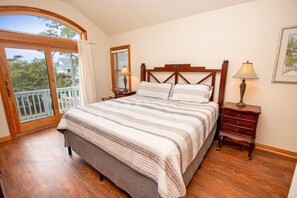 5 bedrooms, desk, iron/ironing board, free WiFi