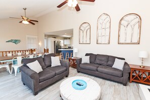 تلفزيون بشاشة مسطحة، مشغل دي في دي، ستيريو