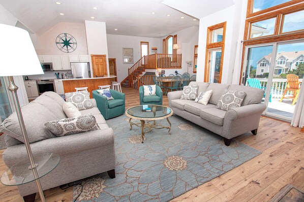 Flat-screen TV, fireplace, DVD player, stereo