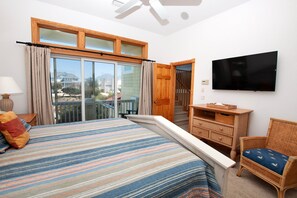 6 bedrooms, desk, iron/ironing board, free WiFi - Semi-Oceanfront, Pool, Hot Tub, Close to beach! PI145, Four Seasons (Corolla)