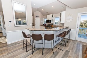 Full-size fridge, microwave, oven, stovetop - Oceanside, 6 BRs, Pool, Dogs Welcome, Close to Beach Access, PI164, La Bella Vita (Corolla)