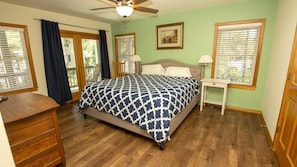 5 bedrooms, iron/ironing board, free WiFi, bed sheets