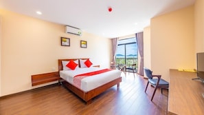 Cortinas blackout, wifi gratis y ropa de cama