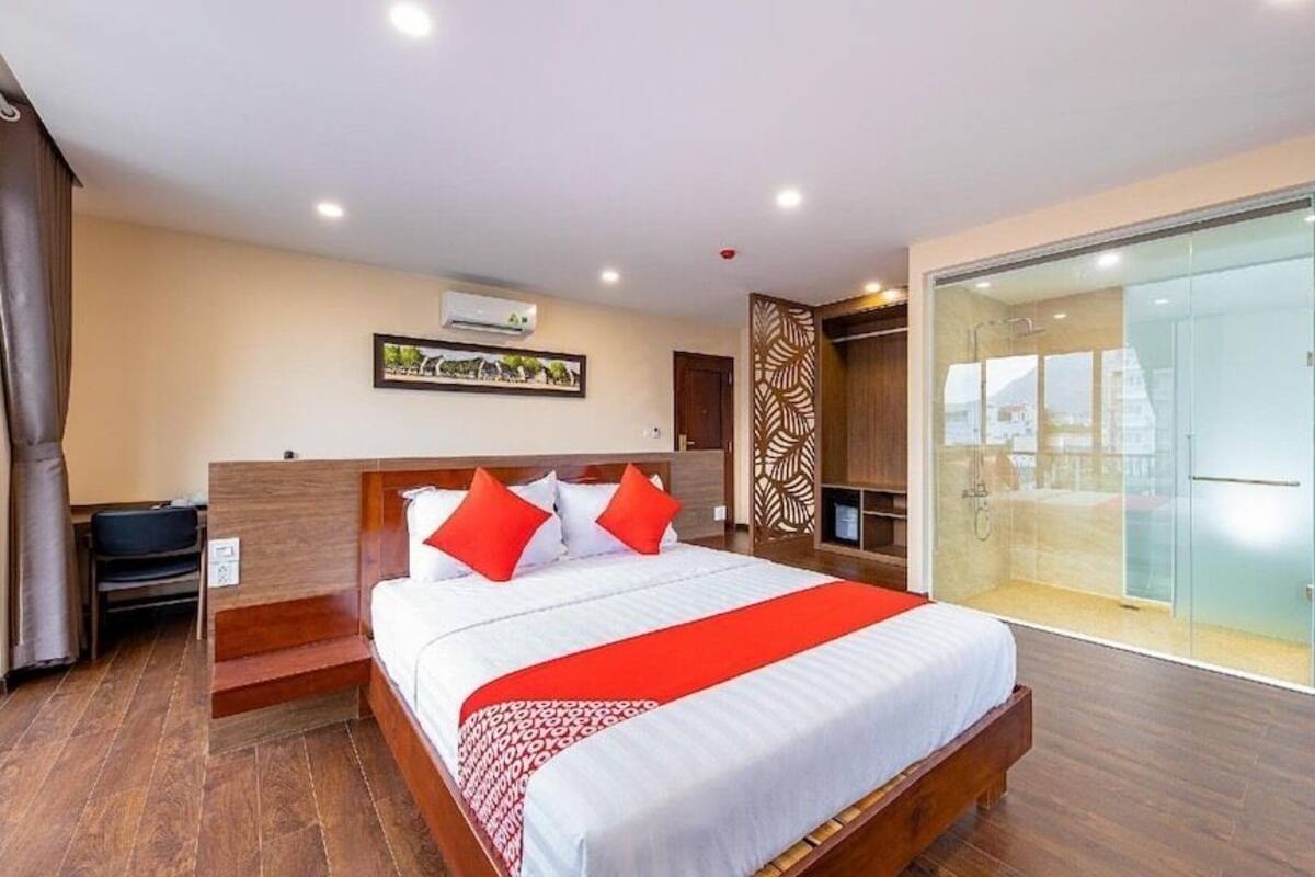 Cortinas blackout, wifi gratis y ropa de cama 
