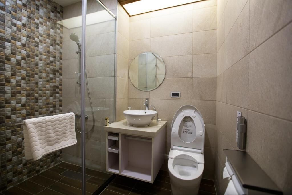 double room, balcony | bathroom | free toiletries, hair dryer, slippers, bidet