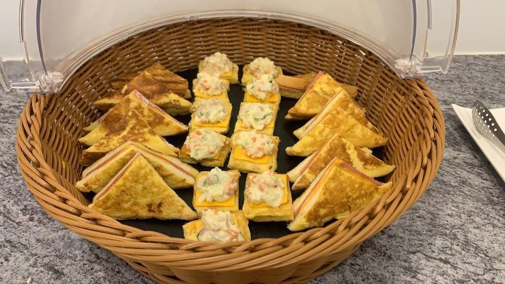 free daily self-service breakfast