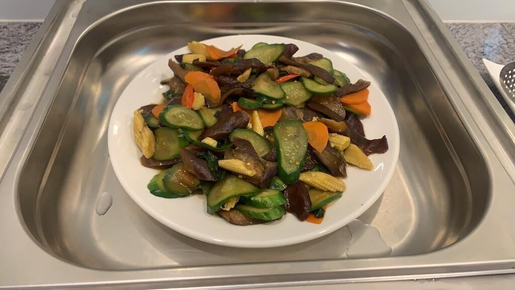 free daily self-service breakfast