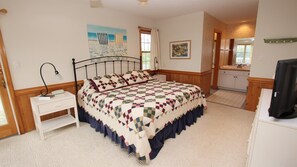 5 bedrooms, iron/ironing board, free WiFi, bed sheets