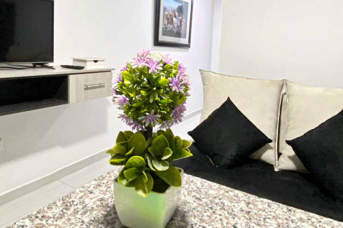 2 bedrooms, WiFi (free), individually furnished, bed sheets