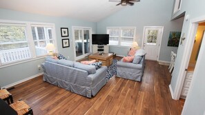 Televisión, futbolito y libros 