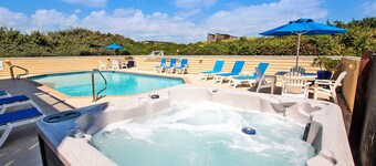 OCEANFRONT, Ocean views, beach access, Pool, PI139, Pine Haven