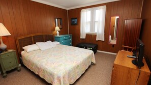 4 bedrooms, iron/ironing board, free WiFi