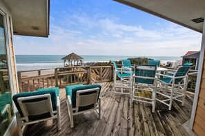 Terrace/patio - OCEANFRONT, Ocean Views, Private Beach Walkway! VOH31, Dream Winds (Corolla)