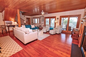 TV, fireplace, Hulu, streaming services - Semi-Oceanfront, Ocean Views, Private Pool, Close to Beach Access, SS5, Chez Shea (Southern Shores)