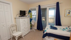 5 bedrooms, iron/ironing board, free WiFi, bed sheets - OCEANFRONT, Ocean Views, ELEVATOR, Private Beach Walkway, BB14, Heart Of Duck (Duck)