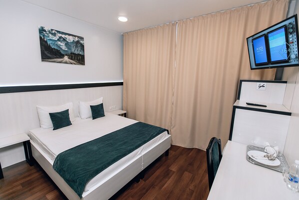 Standard Double or Twin Room | Minibar, desk, free WiFi, bed sheets - Red Fox Hotel in the center (Barnaul)