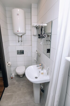 Superior Double or Twin Room | Bathroom | Shower, free toiletries, hair dryer, towels - Red Fox Hotel in the center (Barnaul)