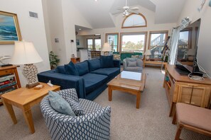 TV, fireplace, books - Oceanside, Private Pool, Hot Tub, Pool Table, WC817, Dancin' Dolphin (Corolla)