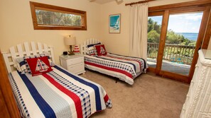 6 bedrooms, iron/ironing board, free WiFi, bed sheets