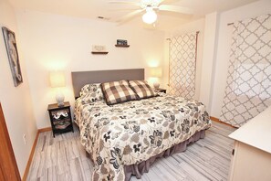 6 bedrooms, iron/ironing board, free WiFi, bed sheets