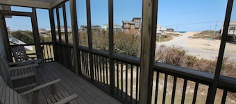 Oceanside, 400 ft to Beach access, screened porch, SNH416, Ocean Adventure