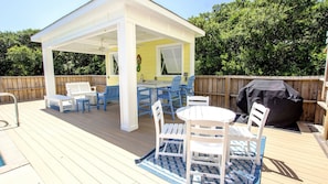 Outdoor dining - Oceanside, Pool with Poolside Bar, Rec Room, Hot Tub, Sun Decks, SS8, Group Therapy (Southern Shores)