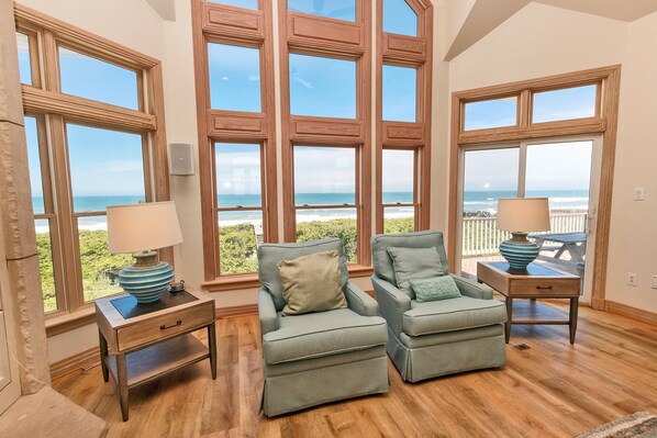 Fernseher, Kamin, Stereoanlage