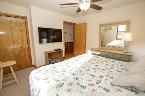 4 عدّة غرف نوم ومكواة/لوح كي وواي فاي مجانًا وملاءات أسرّة