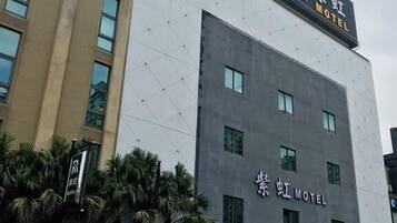 Fachada da propriedade