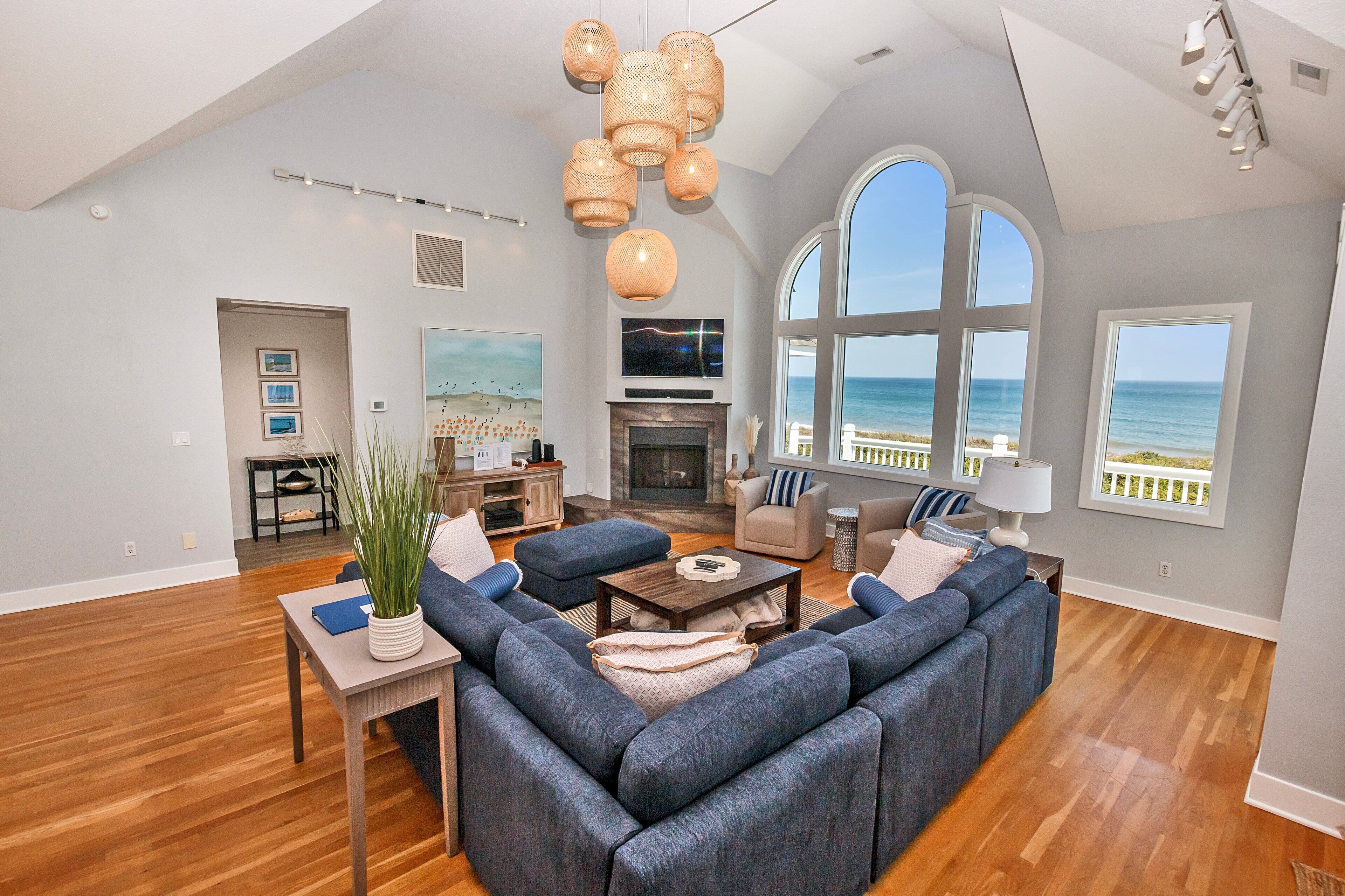 Fernseher, Kamin, Videospielkonsole, Netflix