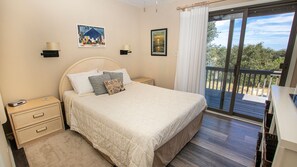 4 bedrooms, iron/ironing board, travel crib, free WiFi