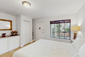 1 bedroom, iron/ironing board, Internet, bed sheets