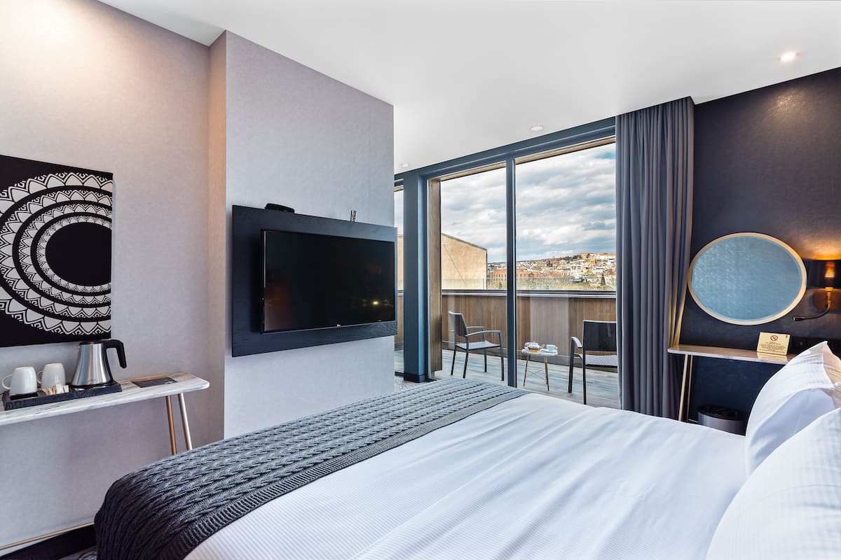 Panorama tweepersoonskamer | Een kluis op de kamer, geluiddichte muren, gratis wifi, beddengoed