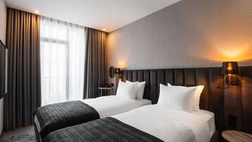 Standard Twin Room | In-room safe, soundproofing, free WiFi, bed sheets