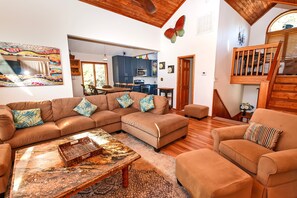 Flat-screen TV, DVD player, stereo