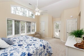 5 bedrooms, iron/ironing board, travel crib, free WiFi - Soundside, Community Amenities, Sun Decks, 327, Footprints by the Sound (Corolla)
