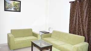 43-inch Smart TV with cable channels, TV - Cranberry Hospitality Services (Bengaluru)