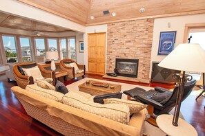 TV, fireplace