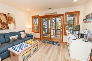 TV, fotballspill og stereoanlegg