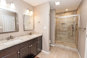 Shower, towels - Oceanside, close to beach, Community Pools, Community Tennis, 643, Ocean Dream (Corolla)