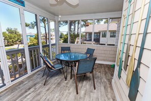 Outdoor dining - Semi-Soundfront, Rec Room, Community Amenities, 533,Sound Secret (Corolla)
