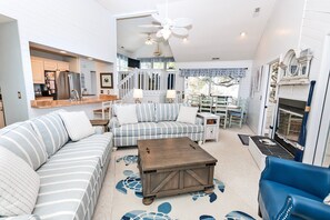 TV, fireplace, stereo