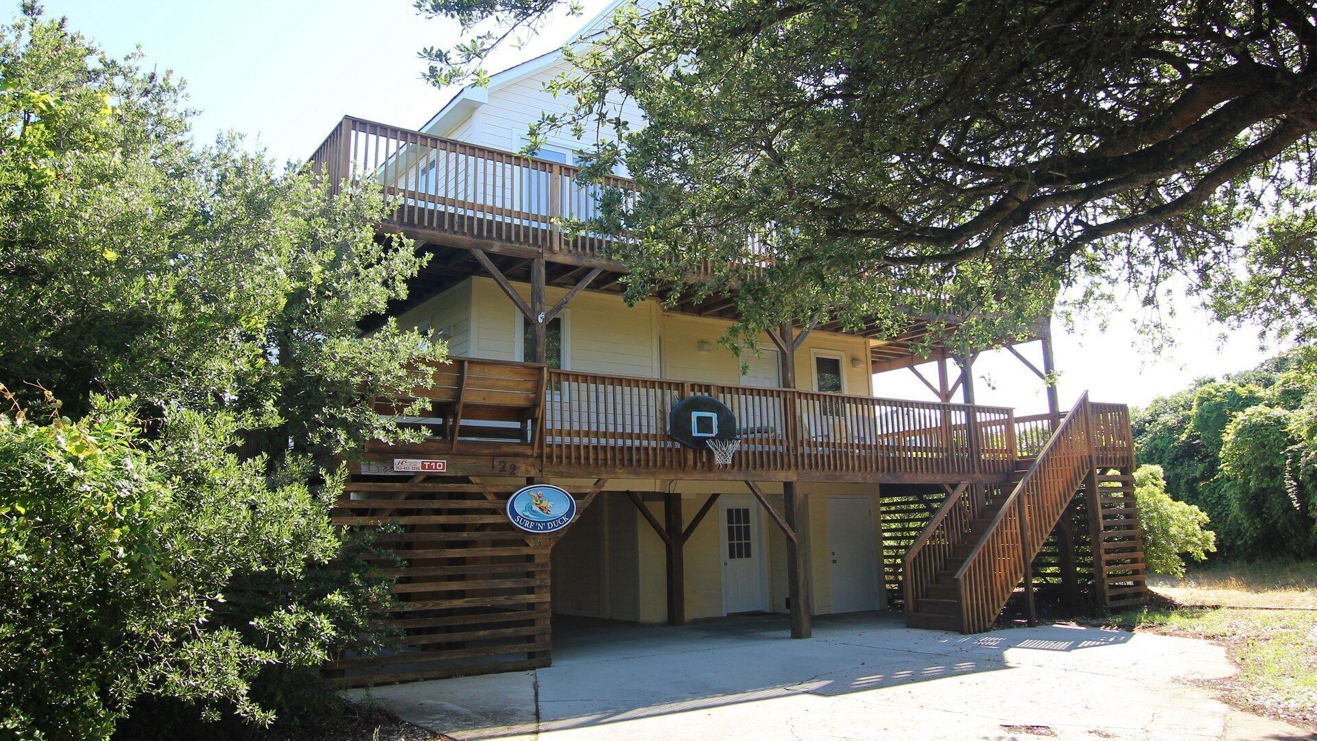 T10, Surf N Duck- Oceanside, 5 BRs, Pool, Hot Tub, Close to Beach Access