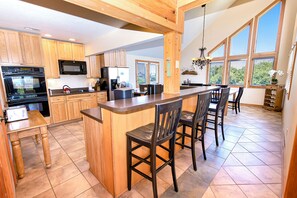 Coffee/tea maker, fridge, microwave, oven - Oceanside, 5 BRs, Pool, Hot Tub, Close to Beach Access, T10, Surf N Duck (Duck)