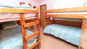 5 chambres, fer et planche à repasser, lit parapluie, Wi-Fi gratuit