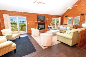 TV, DVD player, stereo - Oceanside, 5 BRs, Pool, Hot Tub, Close to Beach Access, T10, Surf N Duck (Duck)