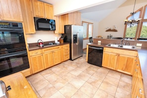 Coffee/tea maker, fridge, microwave, oven - Oceanside, 5 BRs, Pool, Hot Tub, Close to Beach Access, T10, Surf N Duck (Duck)